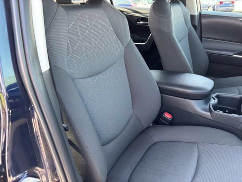 Used 2025 Toyota RAV4 XLE AWD/4WD image 34