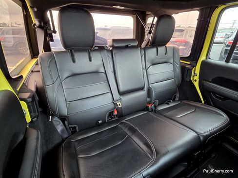 Used 2023 Jeep Wrangler Unlimited Sahara w/ Cold Weather Group AWD/4WD image 24