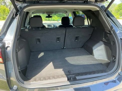 Used 2023 Chevrolet Equinox LT FWD image 11