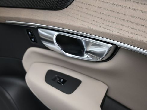 New 2026 Volvo XC90 B6 Plus w/ Protection Package Premier image 29