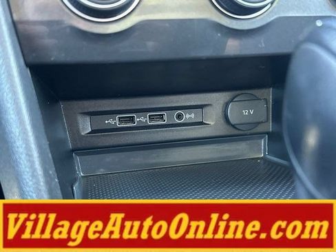Used 2018 Volkswagen Tiguan SEL AWD/4WD image 24