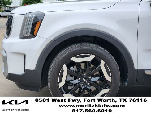 Used 2024 Kia Telluride EX w/ EX Captain's Chair Package FWD image 8