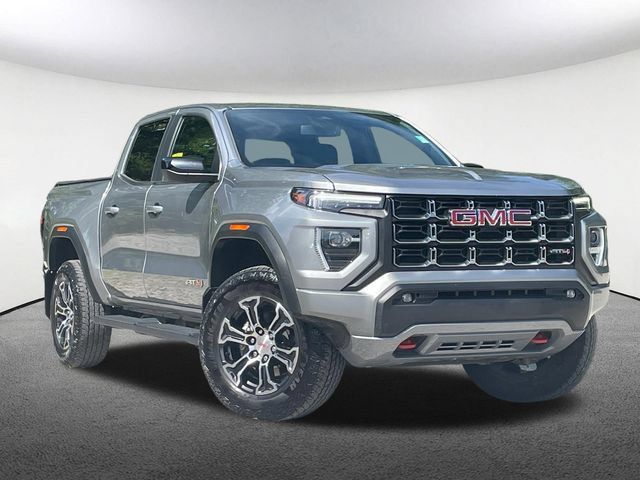 Used 2024 GMC Canyon AT4 AWD/4WD image 2
