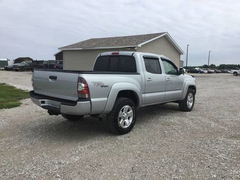Used 2013 Toyota Tacoma 4x4 Double Cab w/ TRD Sport Pkg image 3