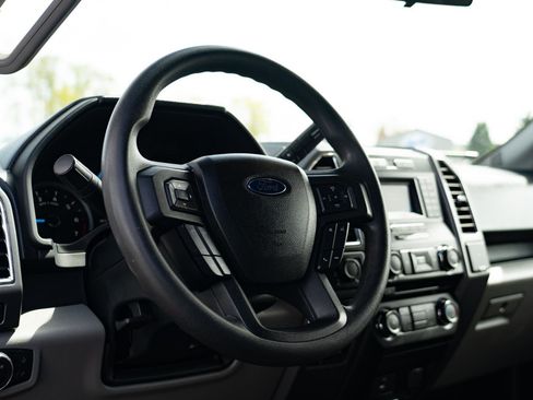 Used 2016 Ford F150 XLT w/ Trailer Tow Package image 14