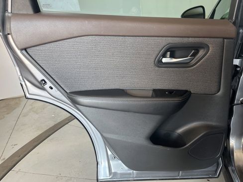 Used 2022 Nissan Rogue SV FWD image 27