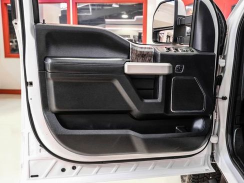 Used 2019 Ford F250 Lariat w/ Lariat Value Package image 38