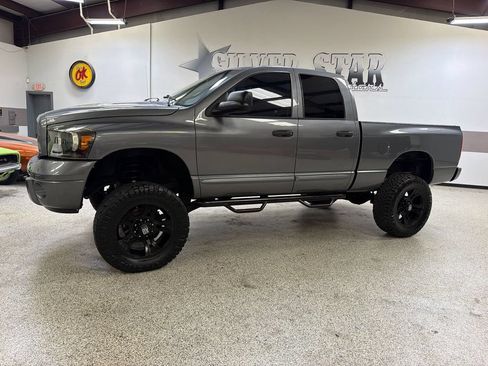 Used 2006 Dodge Ram 2500 Truck Laramie w/ Trailer Tow Group AWD/4WD image 2