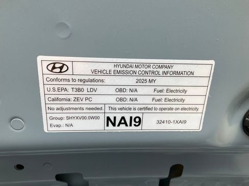 Used 2025 Hyundai Ioniq 5 Limited image 14