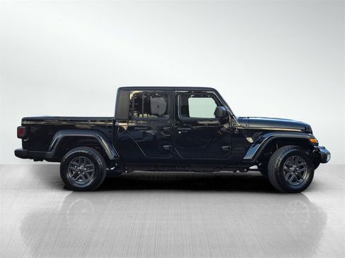 Used 2022 Jeep Gladiator Sport image 3