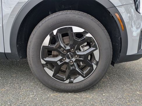 Used 2025 Kia Sorento S w/ Panoramic Sunroof Package image 11