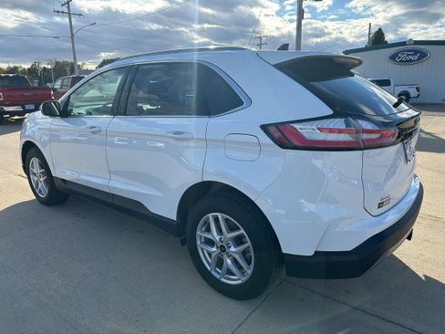 Used 2024 Ford Edge SEL w/ Class II Trailer Tow Package image 4