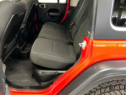 Used 2024 Jeep Wrangler Unlimited Rubicon 4xe image 21