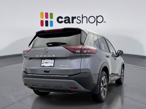 Used 2023 Nissan Rogue SV image 5