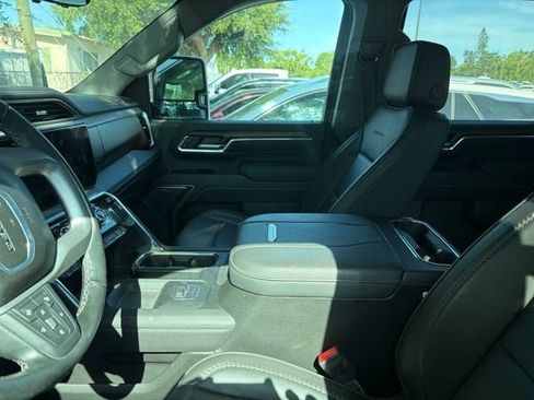 Used 2025 GMC Sierra 3500 Denali w/ Denali Reserve Package AWD/4WD image 6