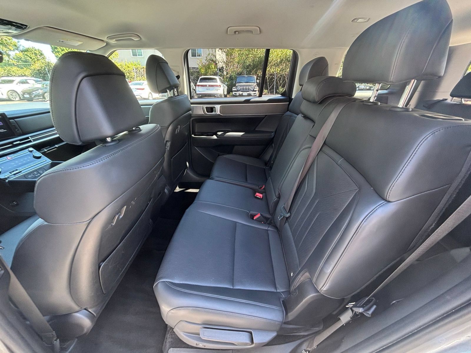 Used 2025 Hyundai Santa Fe SEL AWD/4WD image 27