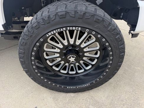 Used 2024 Ford F350 Platinum w/ FX4 Off-Road Package AWD/4WD image 12