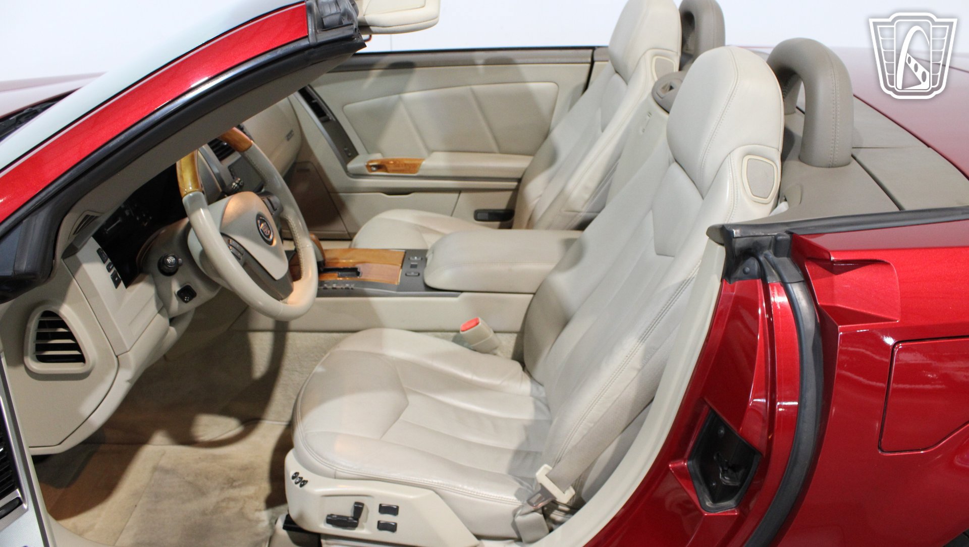 Used 2004 Cadillac XLR RWD image 39