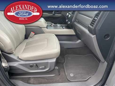 Used 2019 Ford Expedition Limited w/ Equipment Group 302A RWD image 14