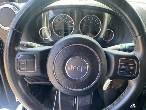 Used 2013 Jeep Wrangler Unlimited Sahara AWD/4WD image 23