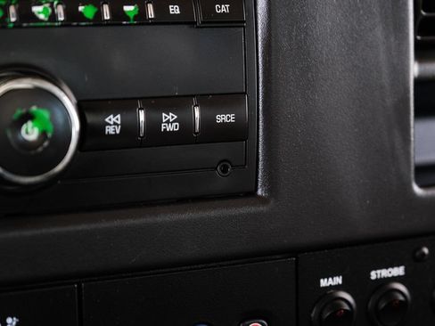 Used 2017 Chevrolet Express 2500 RWD image 20