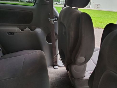 Used 2005 Toyota Sienna LE image 37