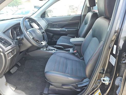 Used 2025 Mitsubishi Outlander Sport SE AWD/4WD image 11