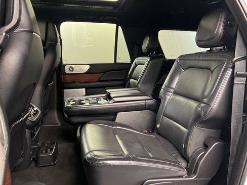 Used 2020 Lincoln Navigator L Reserve w/ Equipment Group 208A Reserve image 37