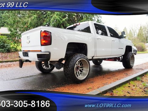Used 2018 Chevrolet Silverado 1500 Custom w/ Custom Value Package image 9