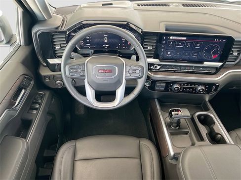 New 2026 GMC Sierra 1500 SLT image 16