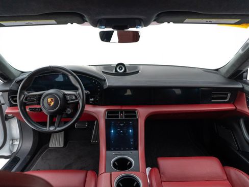 Certified 2022 Porsche Taycan Cross Turismo AWD/4WD image 17