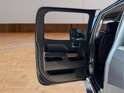 Used 2018 Chevrolet Silverado 1500 LTZ w/ LTZ Plus Package image 11