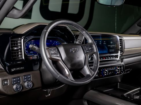 Used 2024 Chevrolet Silverado 2500 ZR2 w/ Technology Package AWD/4WD image 24