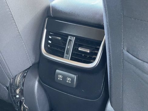 Used 2022 Subaru Outback Premium AWD/4WD image 16