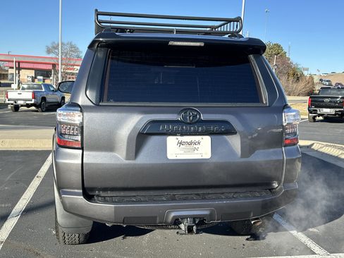 Used 2021 Toyota 4Runner Venture image 9