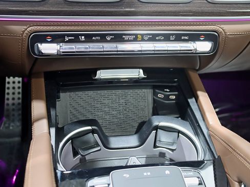 Used 2024 Mercedes-Benz GLS 63 AMG 4MATIC image 28