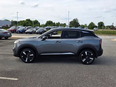Used 2025 Nissan Kicks SR w/ Illumination Package FWD image 4