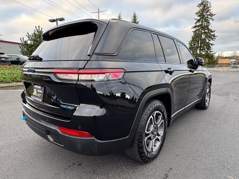 Used 2022 Jeep Grand Cherokee Trailhawk image 11