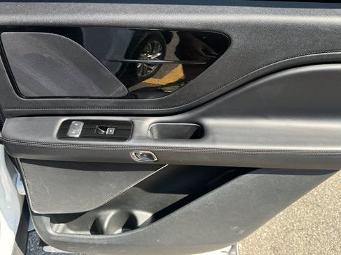 Used 2023 Lincoln Aviator AWD w/ Elements Package image 33