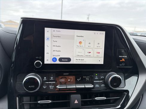 Used 2023 Toyota Highlander L image 16