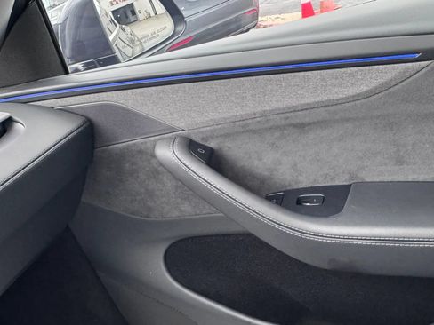 Used 2026 Tesla Model Y AWD image 32