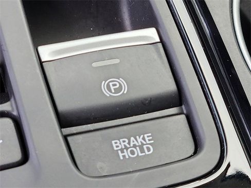 Used 2025 Honda Pilot Touring image 24