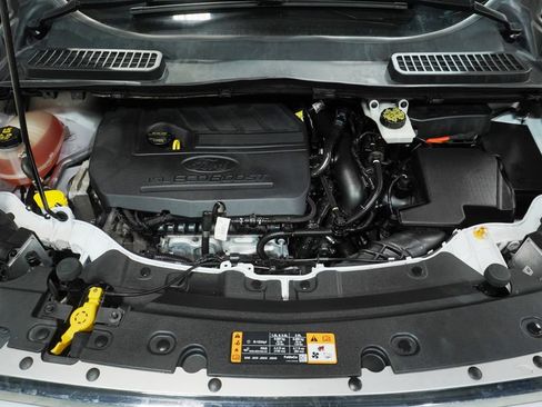 Used 2017 Ford Escape SE w/ Equipment Group 201A AWD/4WD image 10