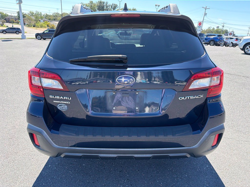 Used 2018 Subaru Outback 2.5i Premium AWD/4WD image 4