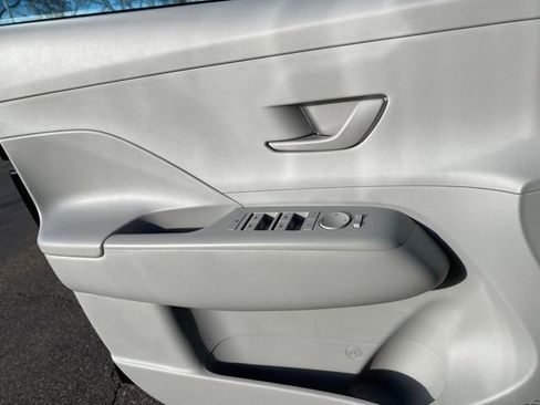 Used 2024 Hyundai Kona SEL image 13