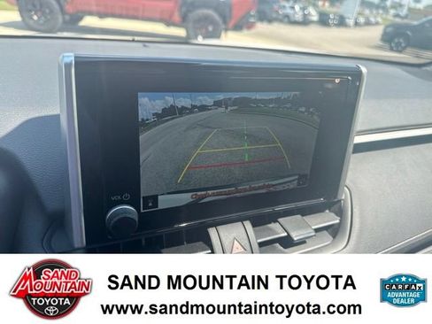 Used 2025 Toyota RAV4 XLE FWD image 22
