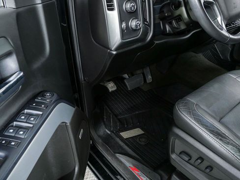 Used 2018 Chevrolet Silverado 1500 LT w/ Texas Edition AWD/4WD image 8