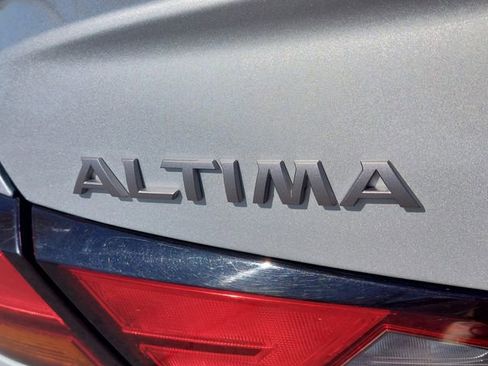 Used 2024 Nissan Altima 2.5 SV FWD image 34