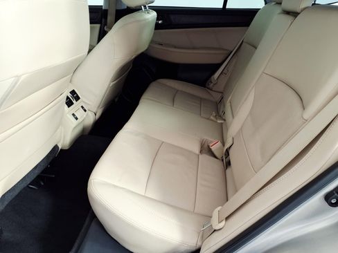 Used 2019 Subaru Outback 2.5i Limited AWD/4WD image 9
