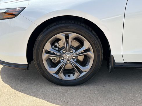Used 2023 Honda Accord EX-L image 11